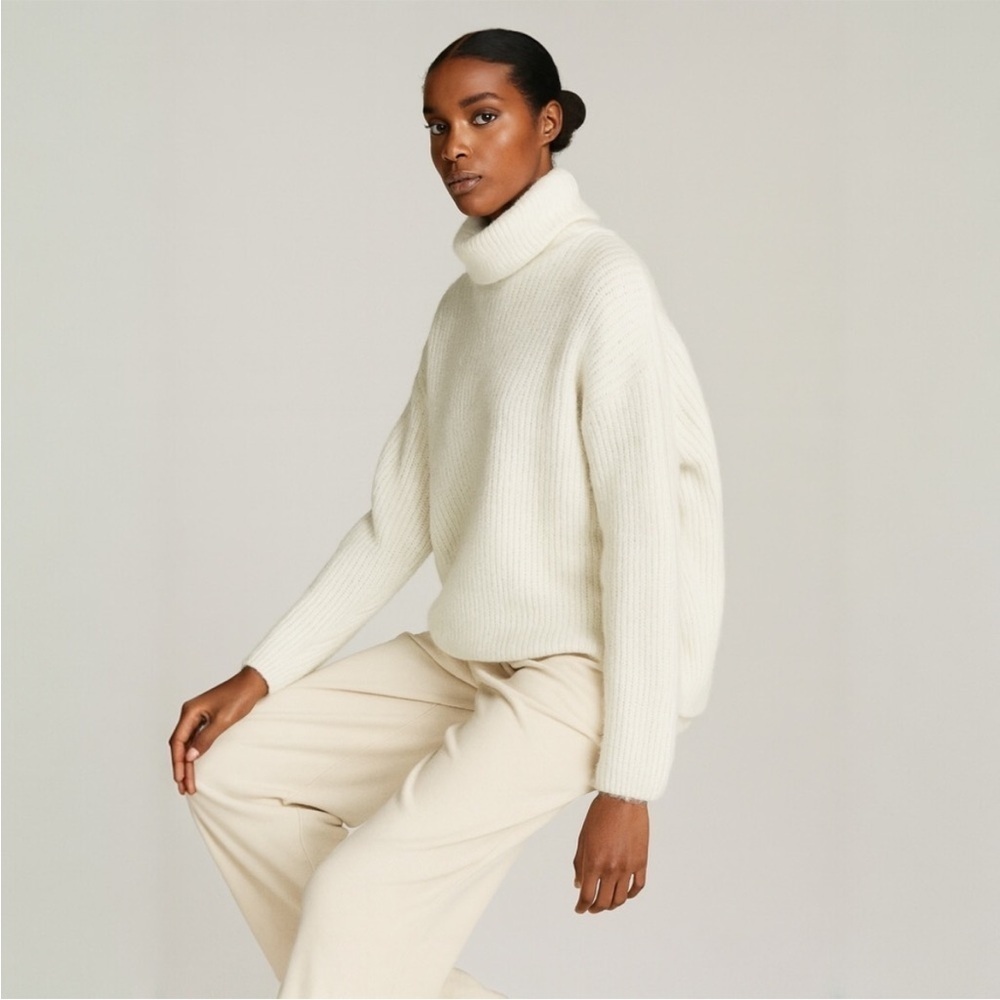 Abercrombie & Fitch Soft A&F Collection Cream Ribbed Turtleneck Sweater